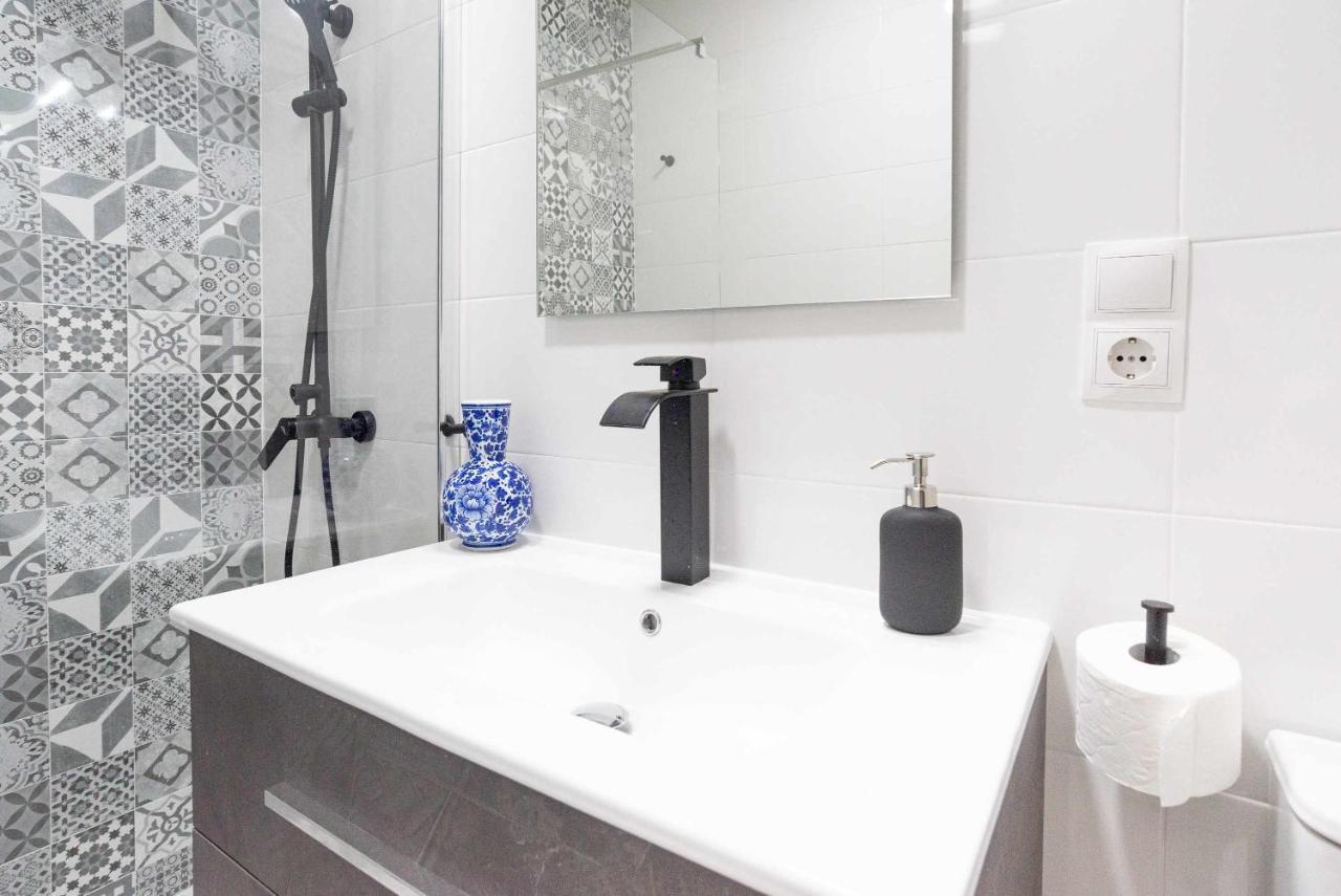 מאלגה Vialia Suites Cinema מראה חיצוני תמונה