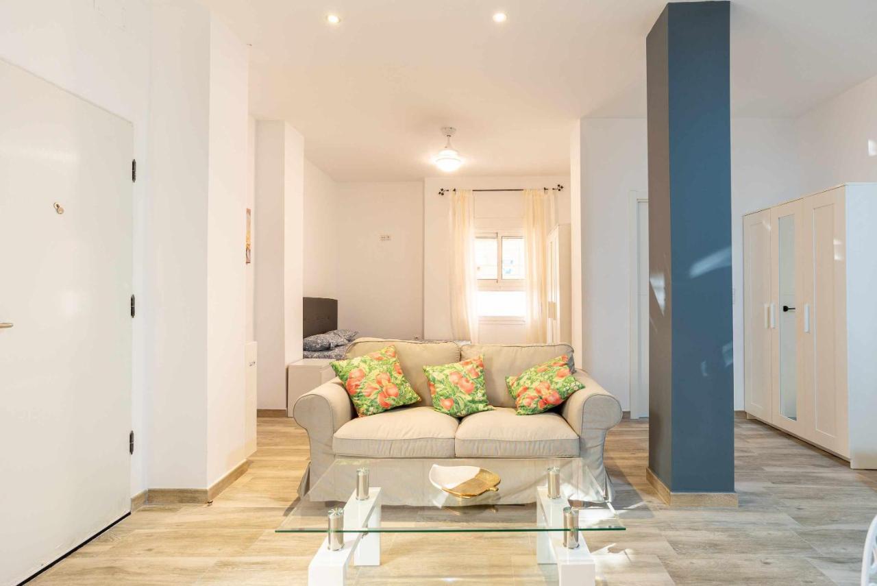 מאלגה Vialia Suites Cinema מראה חיצוני תמונה