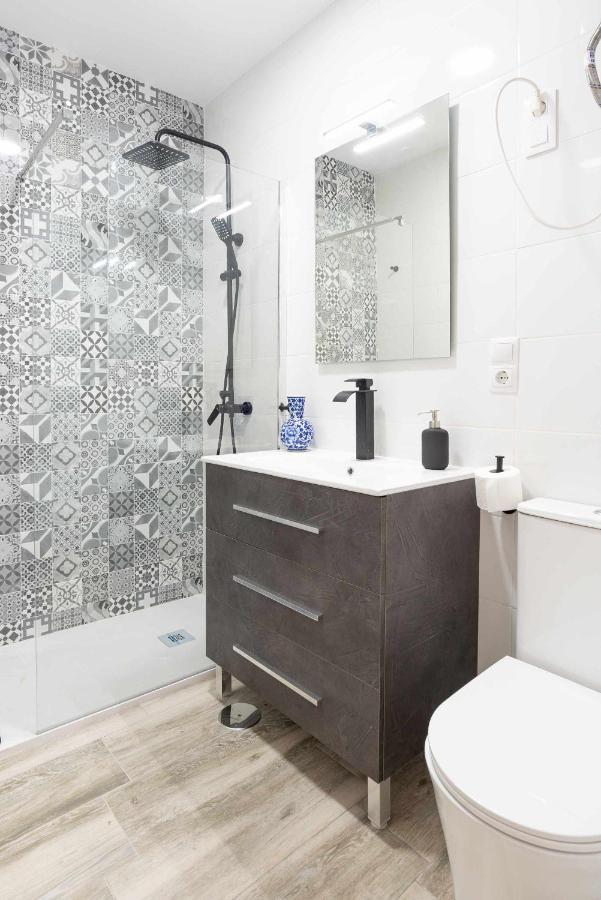 מאלגה Vialia Suites Cinema מראה חיצוני תמונה